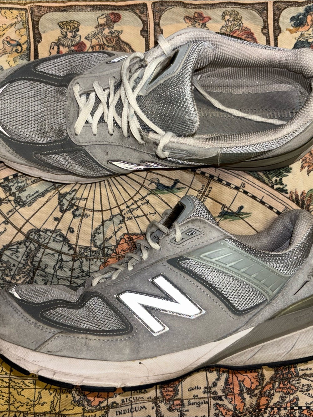 New Balance Men’s Gray and White Running Sneakers